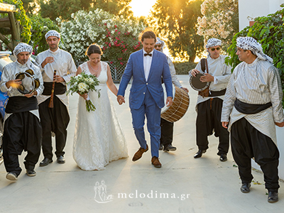 Palestinian zaffe in the wedding of a TV producer